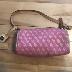 Small Dooney & Bourke purse